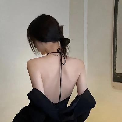 她不见了